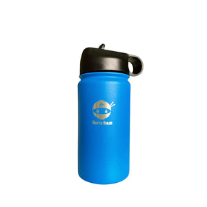 Stainless steel insulated water bottle / flask by Bento Ninja. Pictured is the ocean blue flask with a straw lid, ideal for kids.